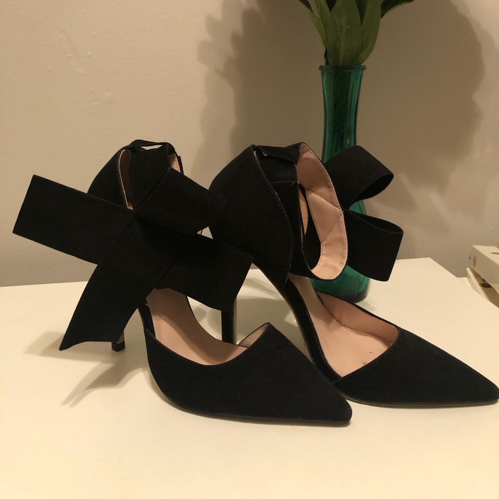 Black suede Bow Heels